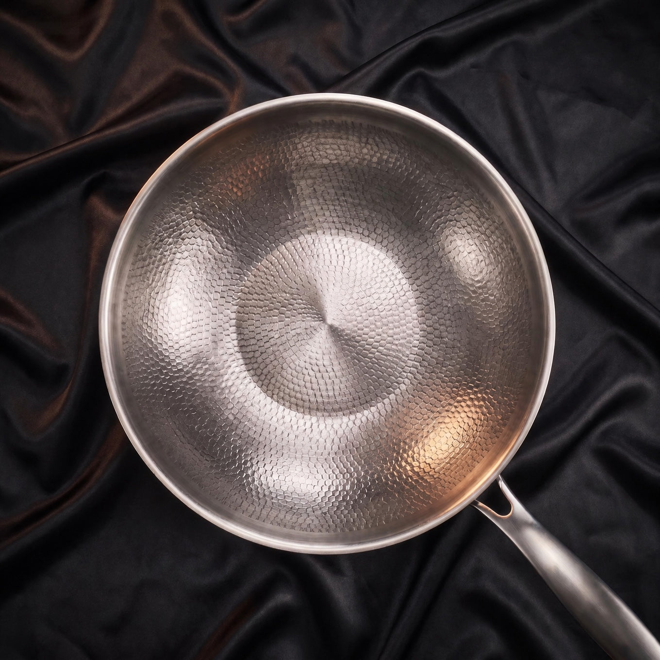 Hand-Hammered Titanium Wok Pan with Flat Base